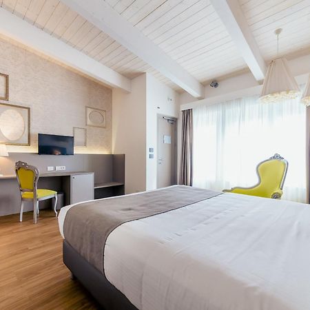 Diamante Mhotel โกลเลญโญ ภายนอก รูปภาพ