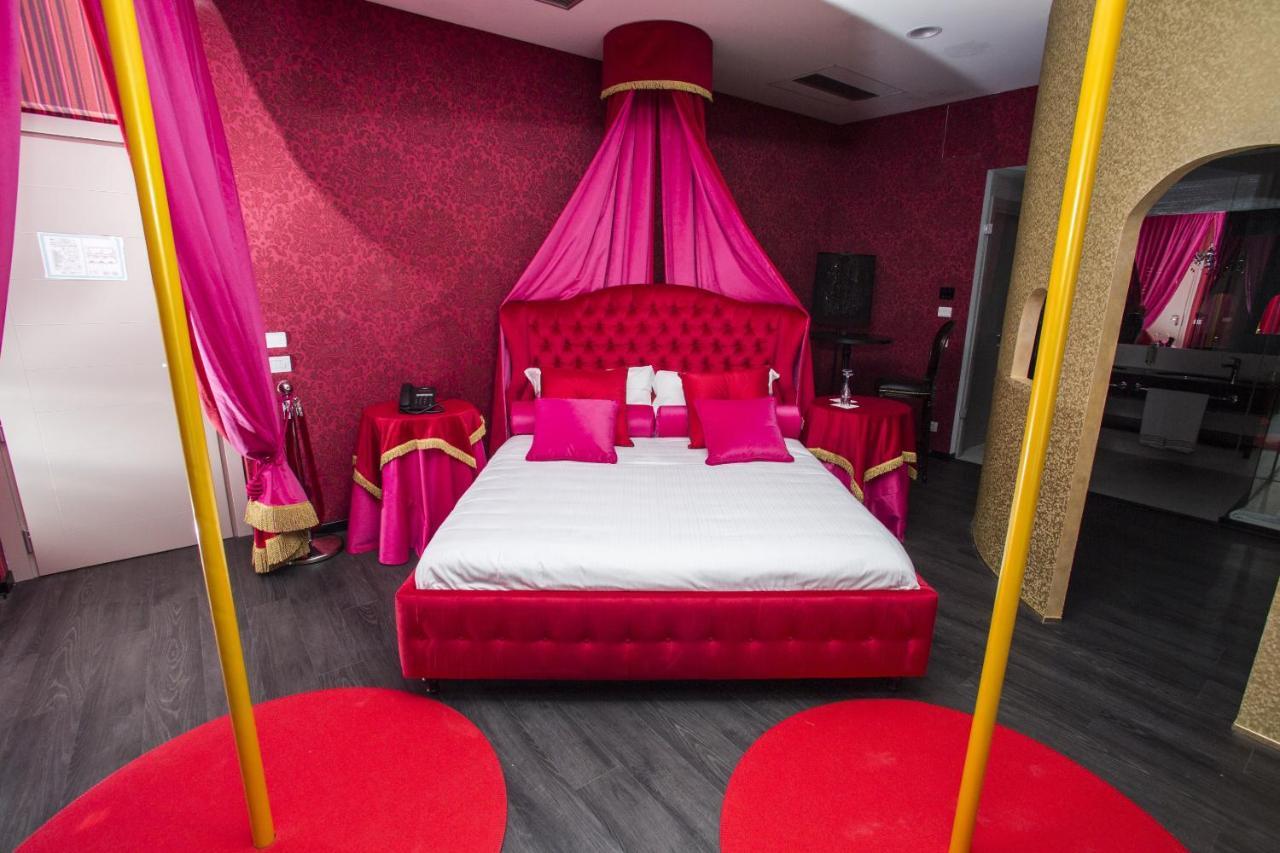 Diamante Mhotel โกลเลญโญ ภายนอก รูปภาพ