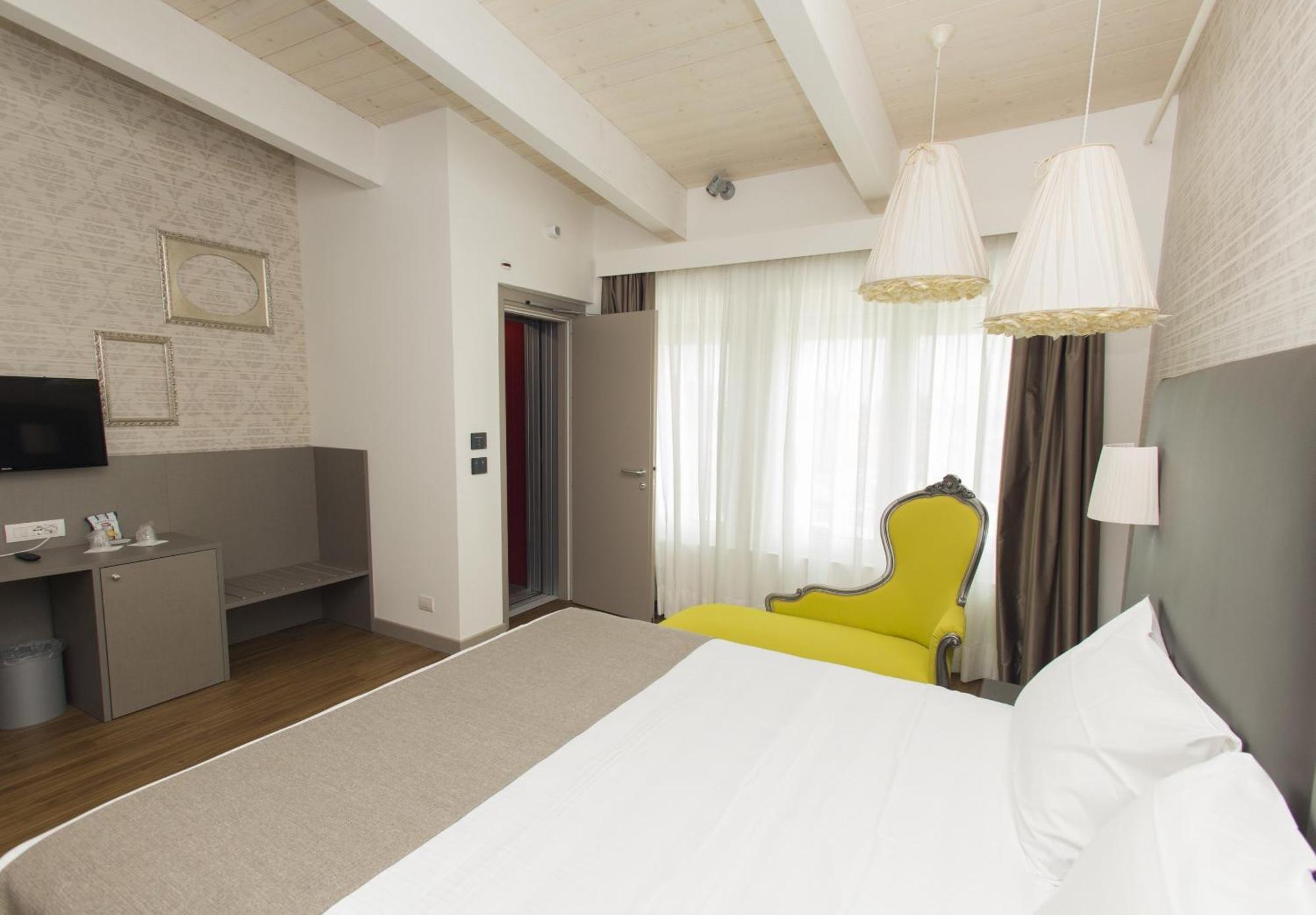 Diamante Mhotel โกลเลญโญ ห้อง รูปภาพ
