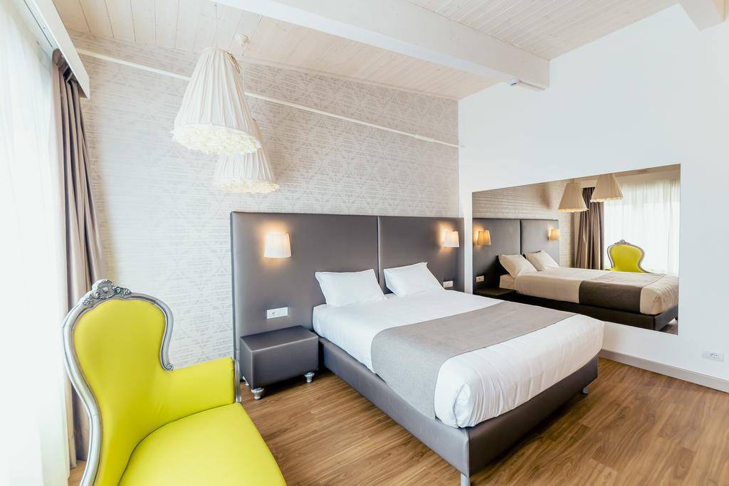 Diamante Mhotel โกลเลญโญ ภายนอก รูปภาพ